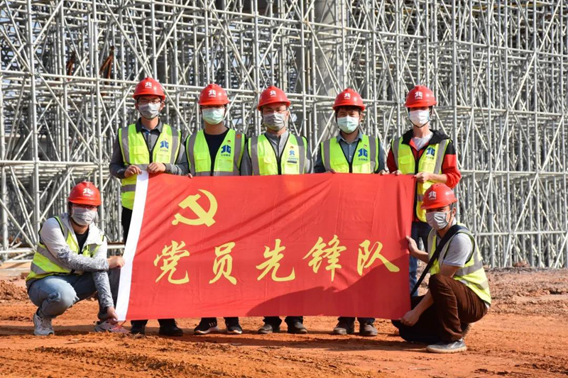 疫情期間，項目黨員領(lǐng)導(dǎo)靠前指揮推進(jìn)復(fù)工復(fù)產(chǎn).jpg
